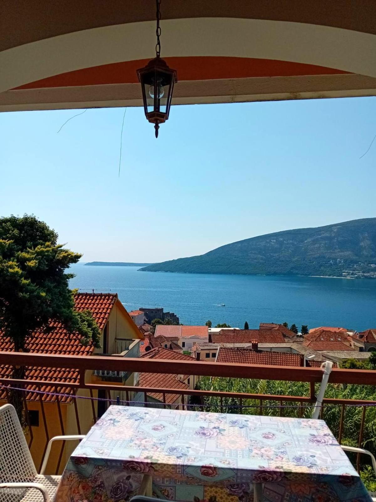 Guest House Cinderella Herceg Novi Exteriér fotografie